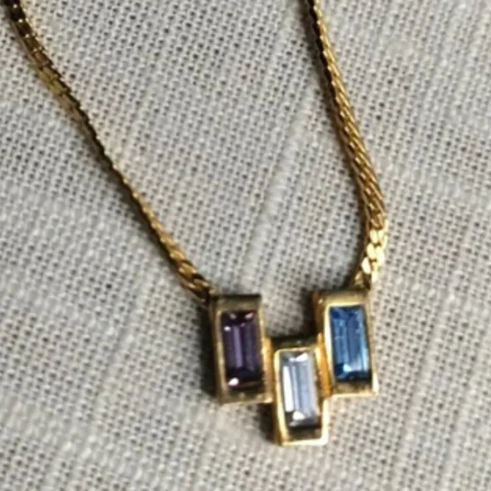Avon Gold Tone Baguette Crystal Lavender Blue Silver Delicate Hues Necklace